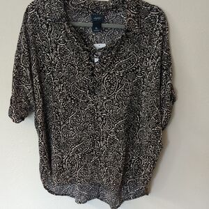 Daytrip Xl Black and Cream  Paisley Blouse Vneck With Tie NWT